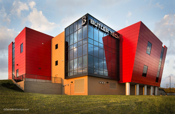 Butler Tech Bioscience Center, Exterior ©DandyArchitecture, Josh Humble