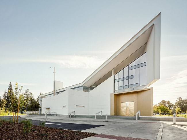Jesuit High School Chapel of the North American Martyr in Carmichael, CA by Hodgetts + Fung; Photo: Joe Fletcher