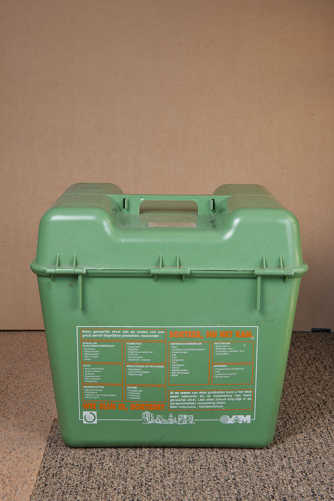 In the 1990s, the Flemish government distributed millions of plastic boxes for storing toxic house- hold waste (batteries, paints, chemicals, ...) and facilitated central waste collection points.The childproof lock was extremely hard to open, even for adults.The campaign failed miserably, leaving behind what has become an iconic object in Flem- ish households. Project: Milieubox by OVAM, Flanders (Belgium), 1991. Photo © Istvan Virag & OAT