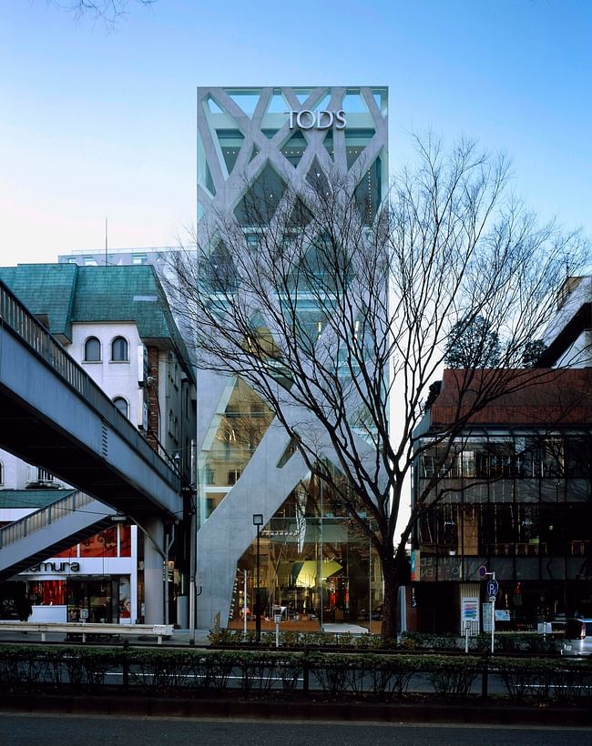 TOD’S Omotesando Building, 2002—2004, Shibuya-ku, Tokyo, Japan Photo by Nacasa & Partners Inc.