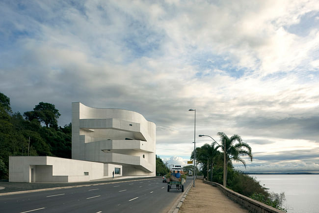 Iberê Camargo Foundation in Porto Alegre, Brazil, by Álvaro Siza Vieira. Image courtesy of the MCHAP.