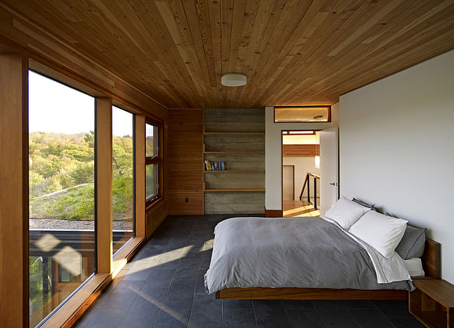 Cliff House in Muskoka, Canada by Altius Architecture Inc; Photo: Jonathan Savoie