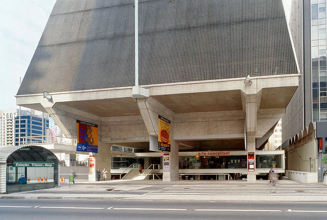 FIESP Cultural Center (1997). Photo © Nelson Kon