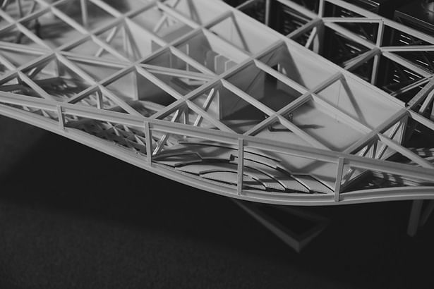 Physical Model: utilizing space between truss structure © XING DESIGN 行之建筑设计事务所