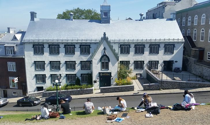 Sketching school in Quebec City. Photo by David Covo.