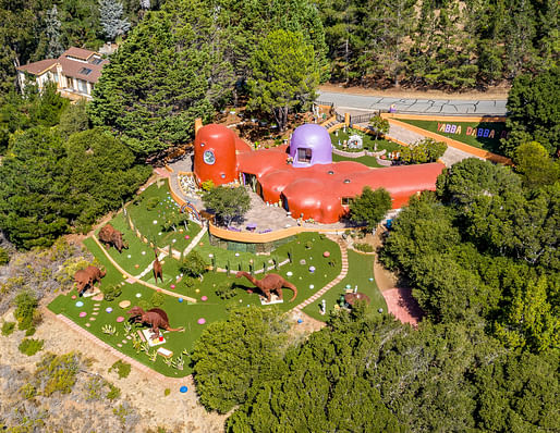 Aerial view of the Shotcretocene in Hillsborough, CA. Photo: Jim Maurer/<a href="https://www.flickr.com/photos/schaffner/44445195964/in/photostream/">Flickr</a>