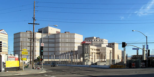 View of the Twin Towers jail and Men’s Central Jail facilities in Downtown Los Angeles. Image courtesy of Wikimedia user Downtowngal.