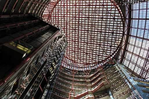 The Thompson Center in Chicago is one of the most prominent contemporary redevelopment sites. Photo: Daniel Lobo/Flickr. (CC0 1.0)