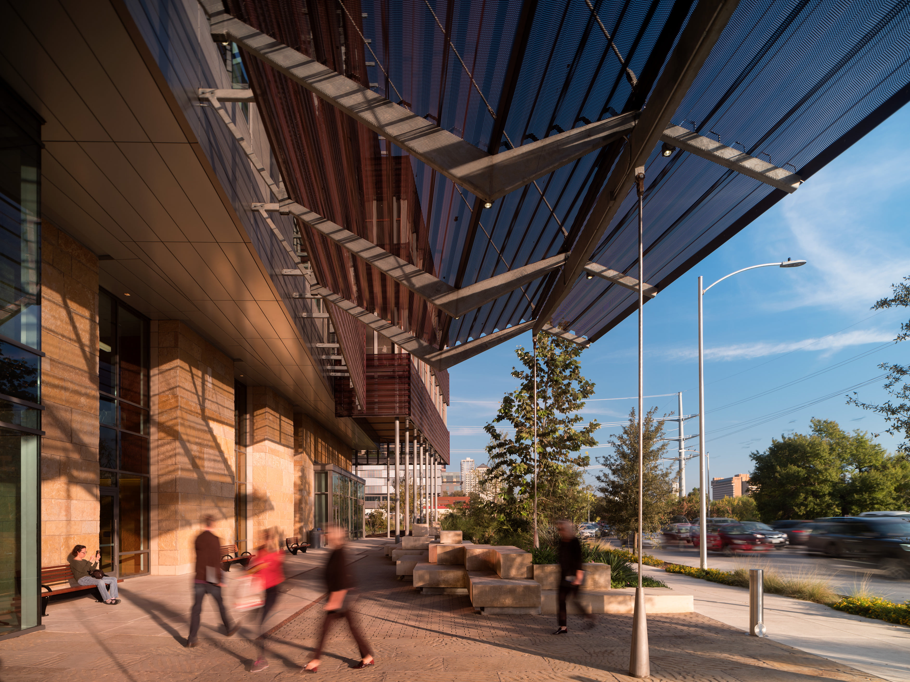 Porch, Atrium, Terrace: A Deeper Look At Lake | Flato's Austin Central ...