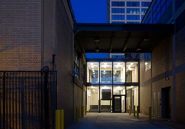 Restored curtainwall of link from Incubator South to Technology Business Center Photography: Scott D McDonald, Gray City Studios