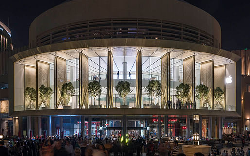An Apple Store in Dubai. Courtesy of Foster + Partners