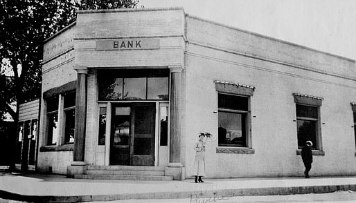 Who robs a brick-and-mortar bank in the era of cybercrime? Image: historical.fresnobeehive.com. 