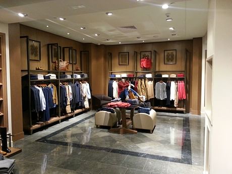 MASSIMO DUTTI - BLUE MALL