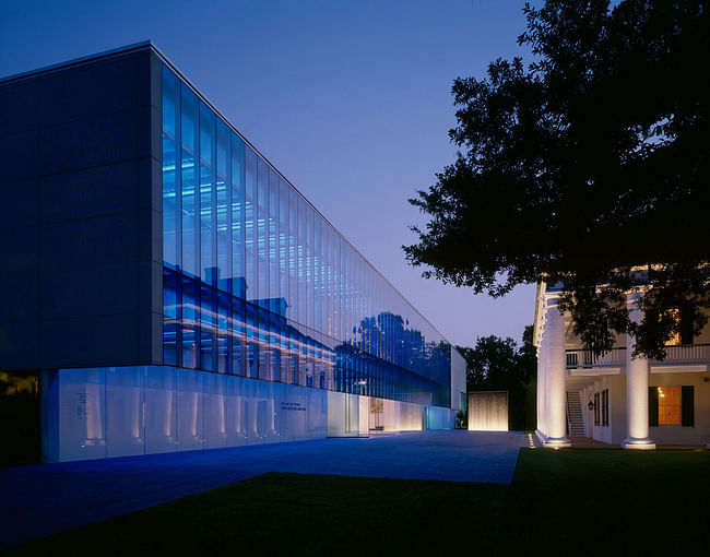 Paul & Lulu Hilliard University Art Museum by Eskew+Dumez+Ripple. 