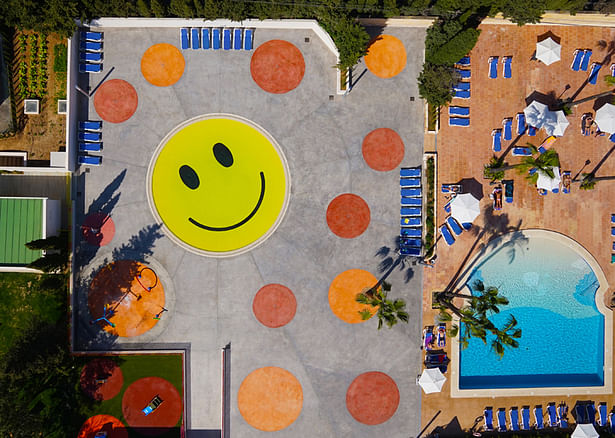 Smile Pool by A2arquitectos