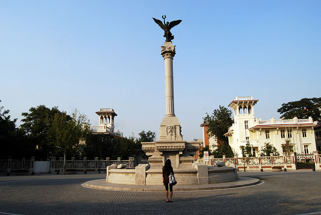 Monument on Marco Polo Square in Tianjin (via Wikipedia).