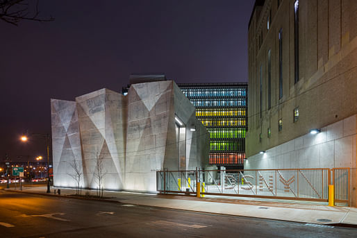 Photo of the Manhattan District 1/2/5 Garage and Spring Street Salt Shed designed by Dattner and WXY. Image courtesy of Albert Vecerka / Esto.