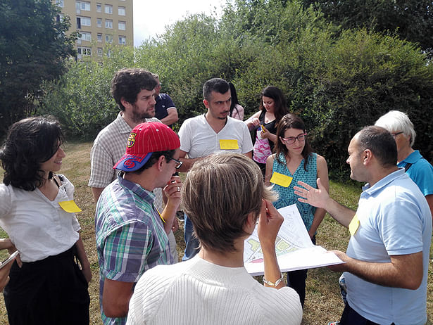 Outdoors, on-site workshop during the participatory process