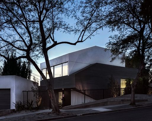MULTI-UNIT RESIDENTIAL - SMALL (up to 20 units) - Merit: HI55 (Los Angeles, CA) by Arshia Architects, LTD. Photo: Paul Vu.