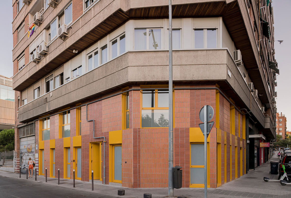 Warehouse Apartments by ooiio architecture