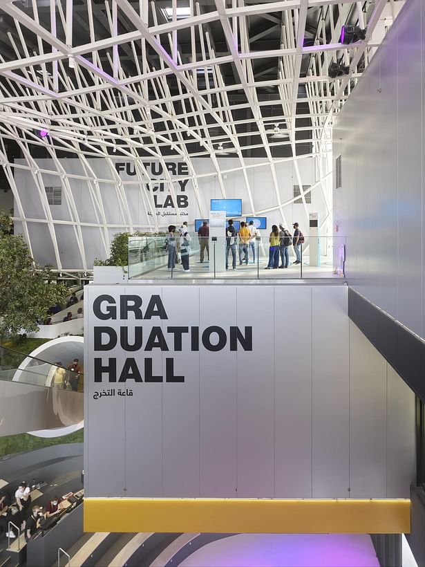 VIEW-ONTO-GRADUATION-HALL_ROLAND_HALBE