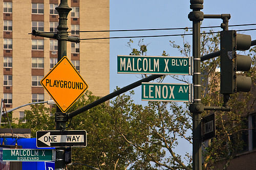 Malcolm X Boulevard street sign in Harlem. Photo: Salvaeditor/Wikimedia Commons.