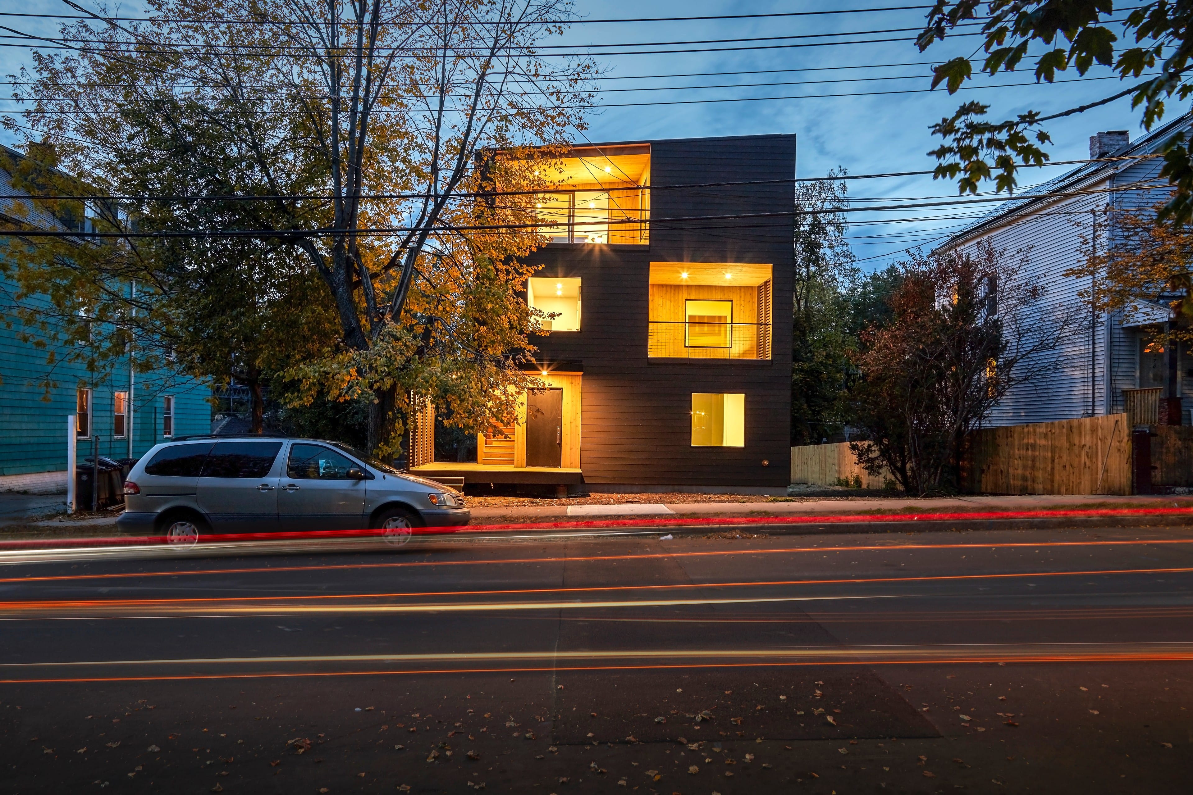 Yale SoA students complete triple-decker home for formerly homeless