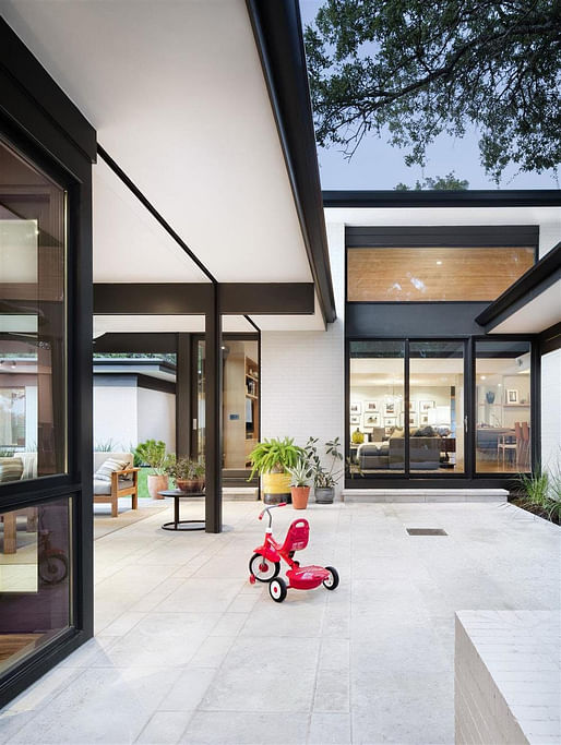 Three-Court Residence in Austin, TX by A Parallel Architecture
