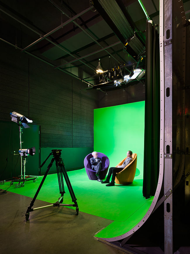 A smaller soundstage in Pratt Institute’s Film /Video Department building includes an infinity green screen. Photo credit: Alexander Severin RAZUMMEDIA 
