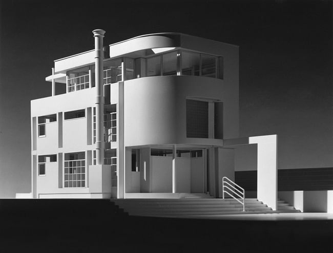 Suburban House Prototype Concord, Massachusetts 1976 designed by Richard Meier & Partners Architects LLP - Model Photography: Wolfgang Hoyt