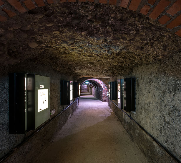 Steyr-Muenichholz Concentration Camp: At the back of this station are drawings by former inmates instead of texts. This artistic interpretation of the experiences offers a change of perspective. Whereas the recollections relentlessly describe the suffering, the interpretation of the experience in drawings or illustrations are symbolic of a remnant of individuality.