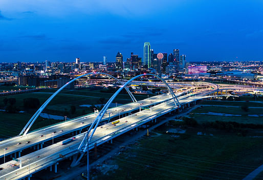 The pedestrian and bicycle deck of the new Margaret McDermott Bridge remains closed for more safety inspections. Photo: Daxis/Flickr