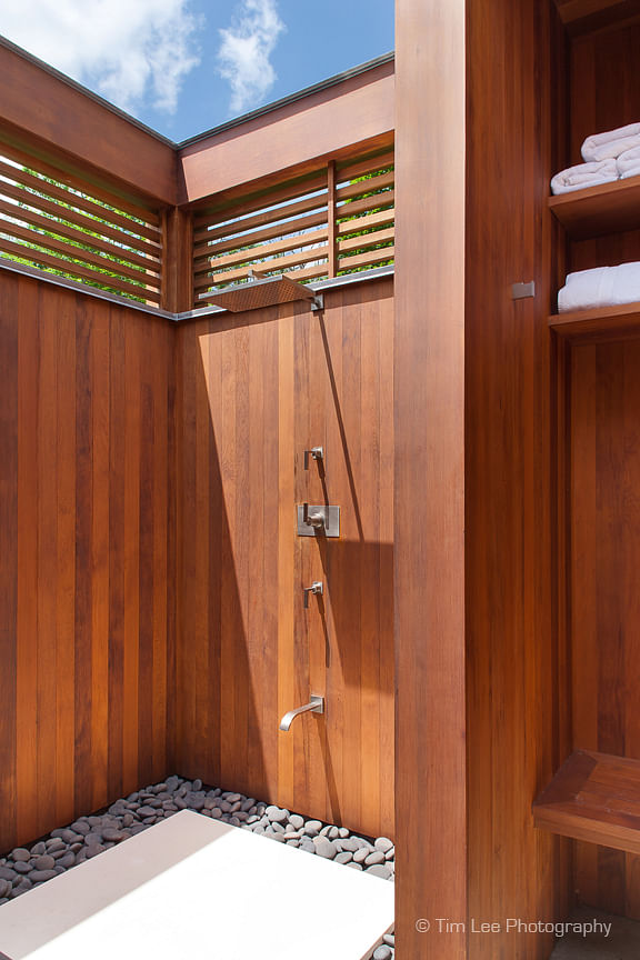 Open air shower & changing area