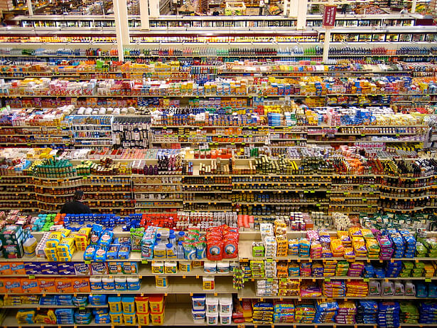 Typical Supermarket Aisles - package types dominate noticeability