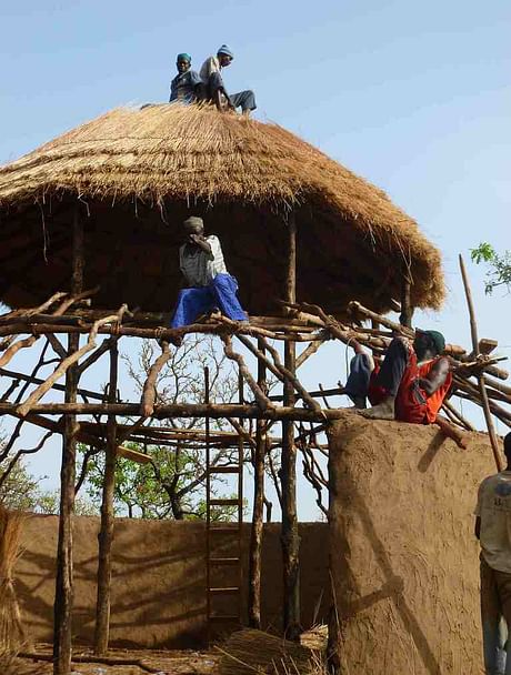 Design-Build Camp for Learning-by-Doing on African Architecture