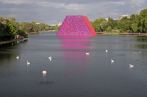 The London Mastaba by Christo and Jeanne-Claude, located in Hyde Park's Serpentine Lake, London. Image: Wolfgang Volz.