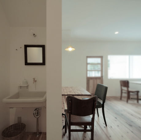 powder room / entrance