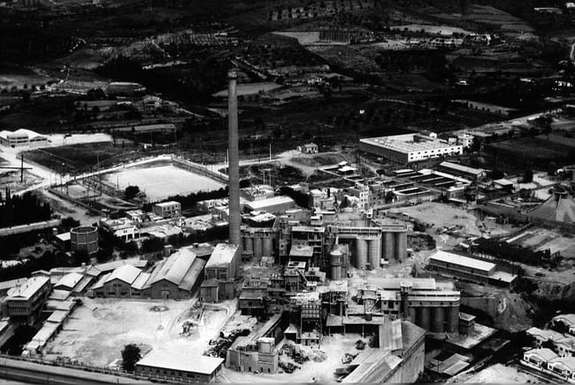 Archive photo of the original factory. Courtesy Ricardo Bofill Taller de Arquitectura