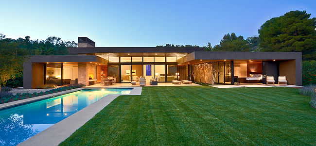 Housing Award - Single Family (Residential): Trousdale Residence. Architect/Contractor/Landscape Architect: Marmol Radziner. Photo Credit: Barry Schwartz.