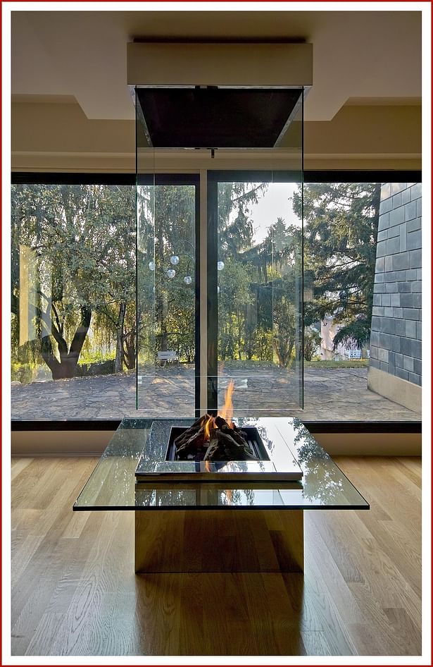 Bloch Design glass fireplace 3