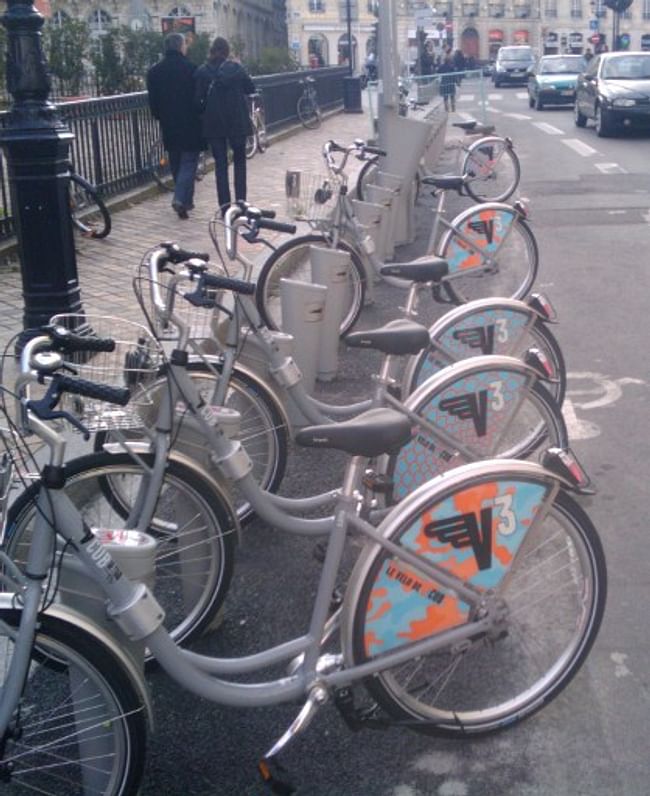 The 'V-Cub' is Bordeaux's bike-sharing program. Credit: Wikipedia