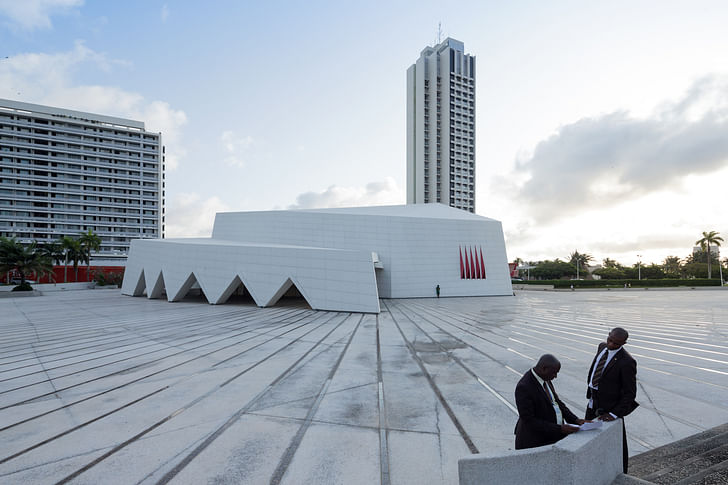 Heinz Fenchel and Thomas Leiterdorf, Hotel Ivoire, 1962-70, Abidjan (Côte d'Ivoire). Photo © Iwan Baan.