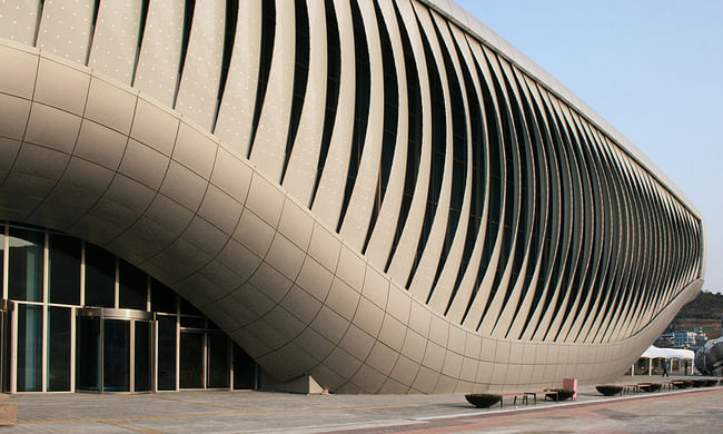 Kinetic facade (Photo: soma)