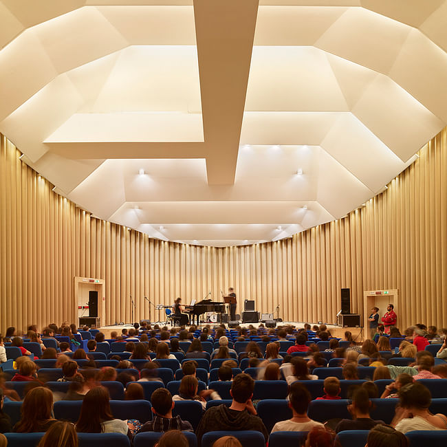 Paper Concert Hall, 2011, L’Aquila, Italy. Photo by Didier Boy de la Tour 