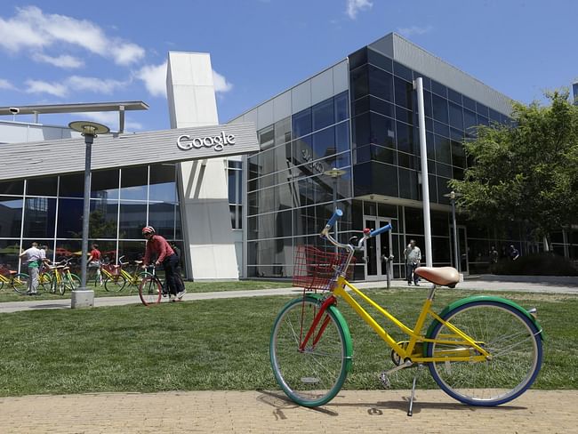 Custom-branded Google bike for navigating the Menlo Park campus, image via Salon.