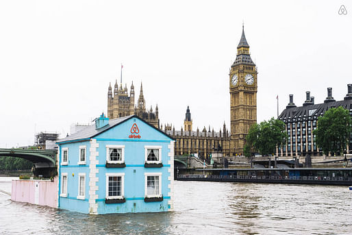 Floating House on the River Thames. (Image courtesy of Airbnb)