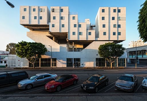 Star Apartments, Los Angeles Michael Maltzan Architecture, Los Angeles, 2014. © Gabor Ekecs