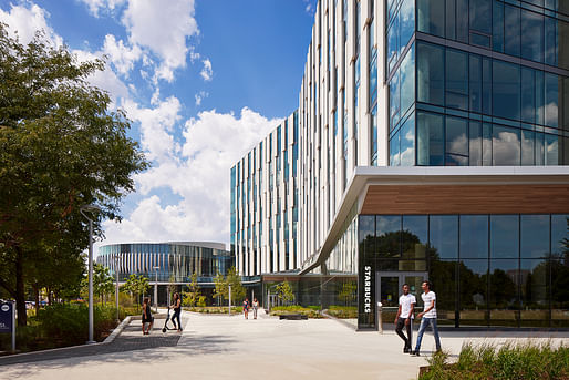 University of Illinois at Chicago, Academic and Residential Complex by Solomon Cordwell Buenz (SCB). Image: Steve Hall