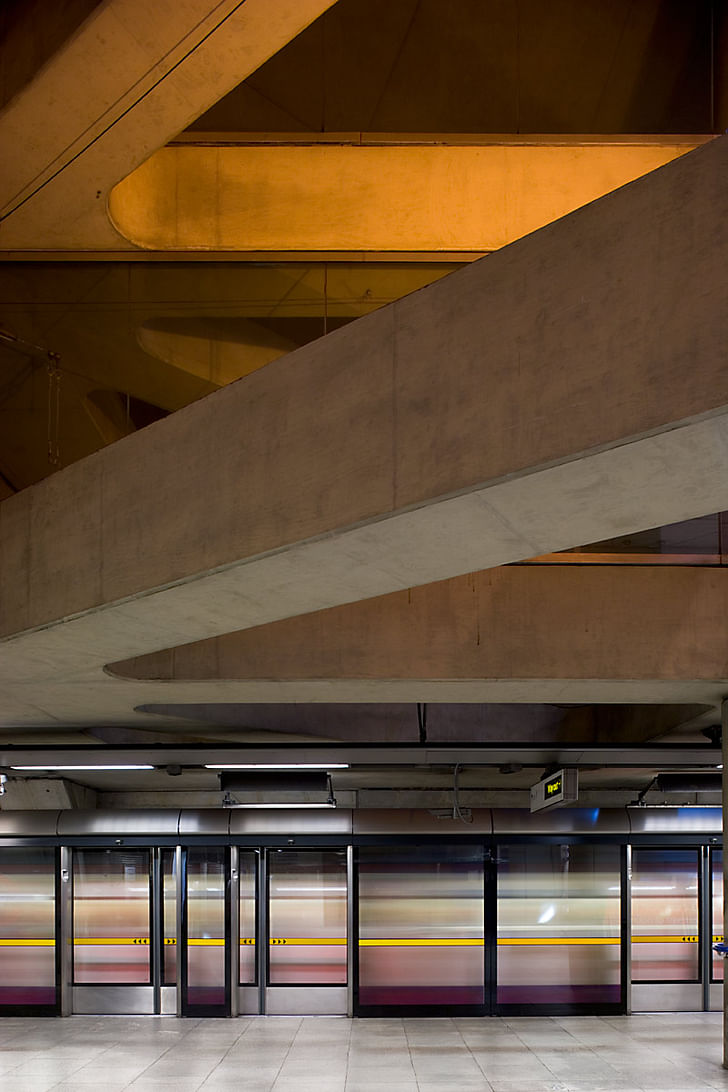 Bermondsey underground station by Ian Ritchie Architects, London.