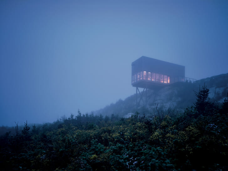 Cliff House, Tomlee Head, Nova Scotia, 2008 / Photograph: James Brittain Cliff House, Tomlee Head, Nova Scotia, 2008 / Photograph: James Brittain